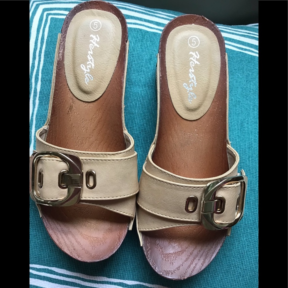 Herstyle  ladies slide on sandals size 5